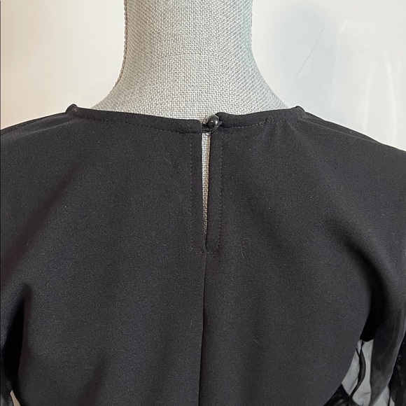 NWOT Elegant Black Fitted Stretch Sheer Rosette Sleeve Top, Size 40/8/M - Picture 8 of 12